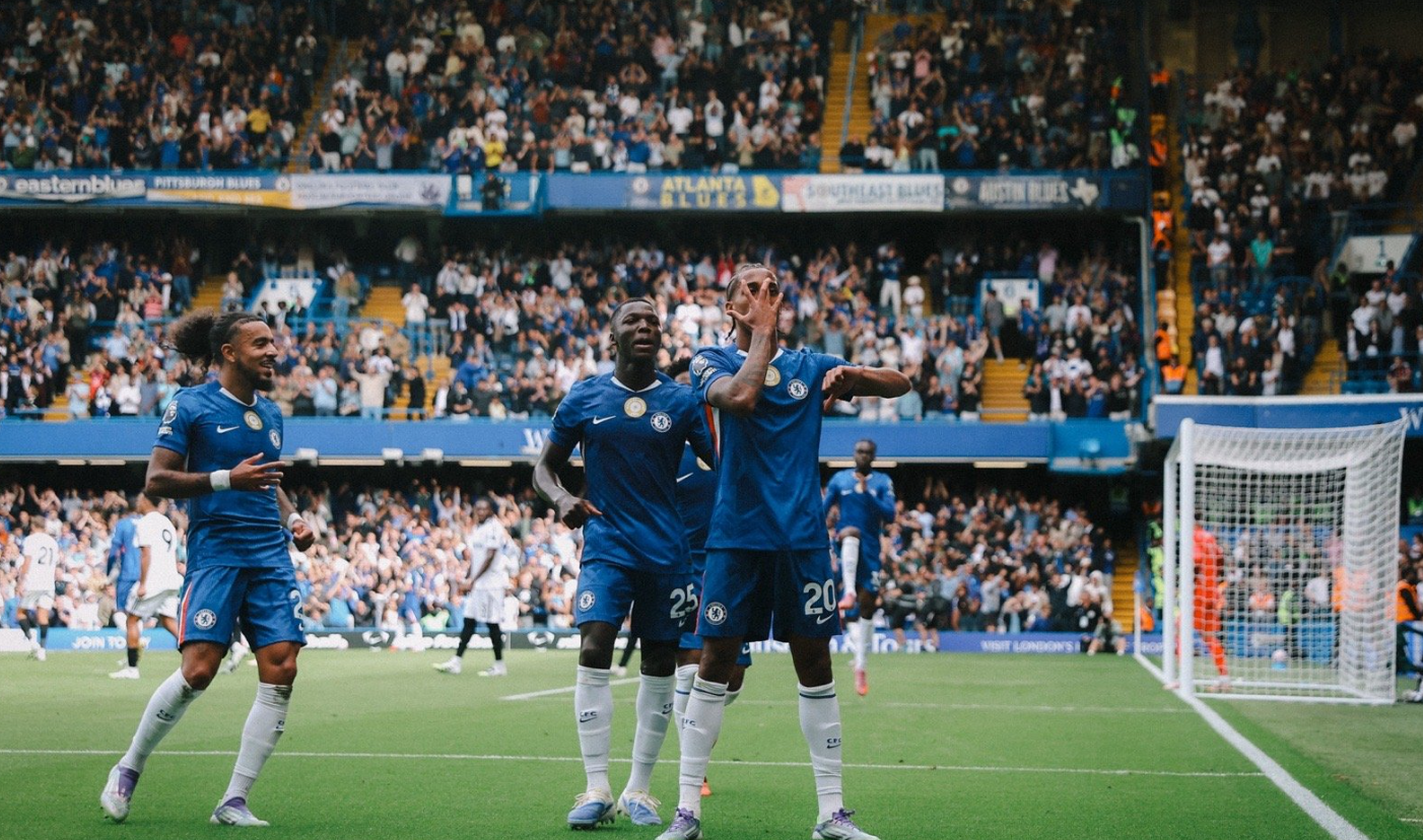 2:0！恩佐传射，新援6场5球，切尔西德比争议取胜，登上英超榜首